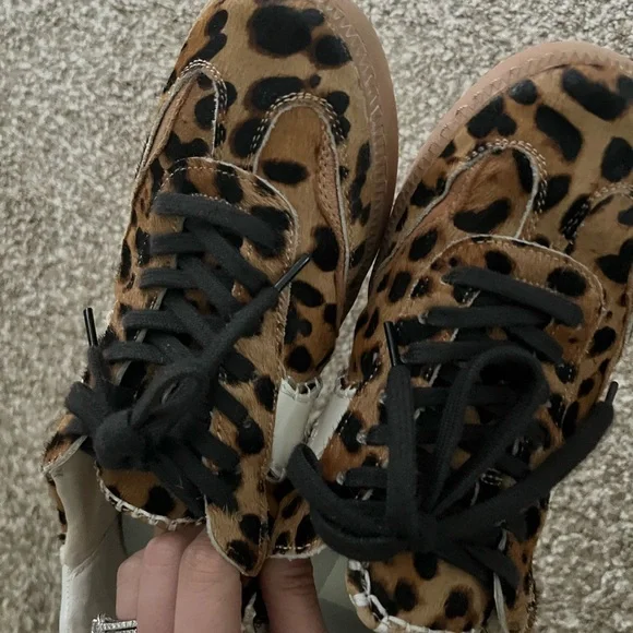 Leopard Pattern Sneakers with Black Laces - Picture 6 of 7